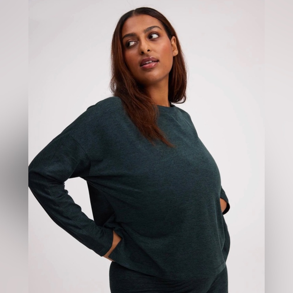 girlfriend collective ReSet Long sleeve tee in Moss (size L)